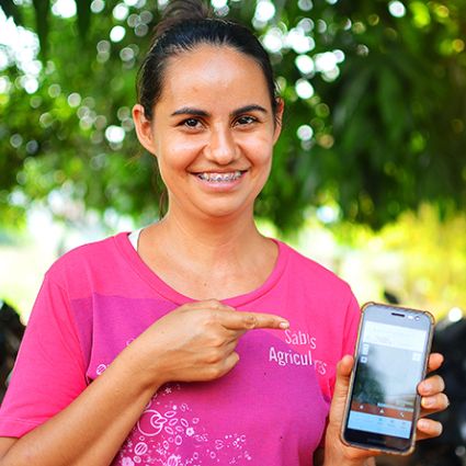 Mulheres da Amazônia brasileira aprendem a usar ferramentas geoespaciais para proteger a floresta e melhorar sua produção agroflorestal